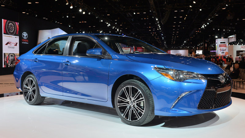 You are currently viewing 2016 Toyota Camry and Corolla Special Editions hit the floor