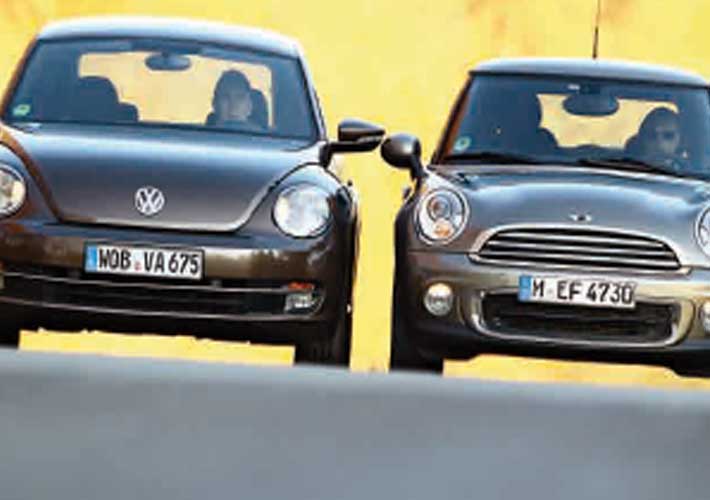 You are currently viewing The Beetle – Σύγκριση Mini One vs VW Beetle 1.2TSI