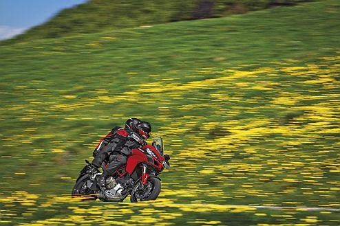 You are currently viewing Ducati receives the Professor Ferdinand Porsche award for technological innovation on the Multistrada 1200 S D|air