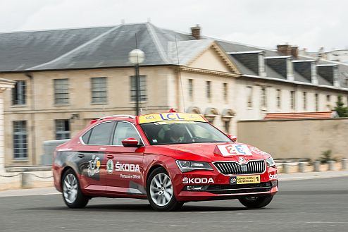 You are currently viewing Prominent Appearance: New &Scaron;KODA Superb is ‘Red Car’ in Tour de France 2015
