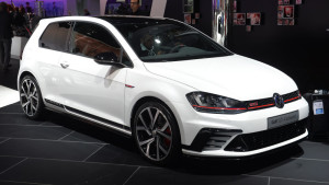 Read more about the article 2016 VW GTI Clubsport is a new breed of forbidden fruit