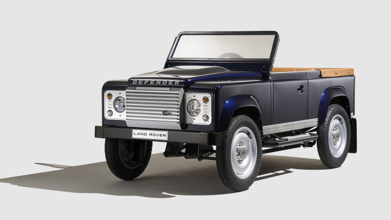 You are currently viewing Land Rover Defender pedal car is for the kid with everything