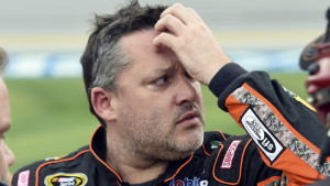 Read more about the article Stewart will miss start of Sprint Cup season with fractured vertebra